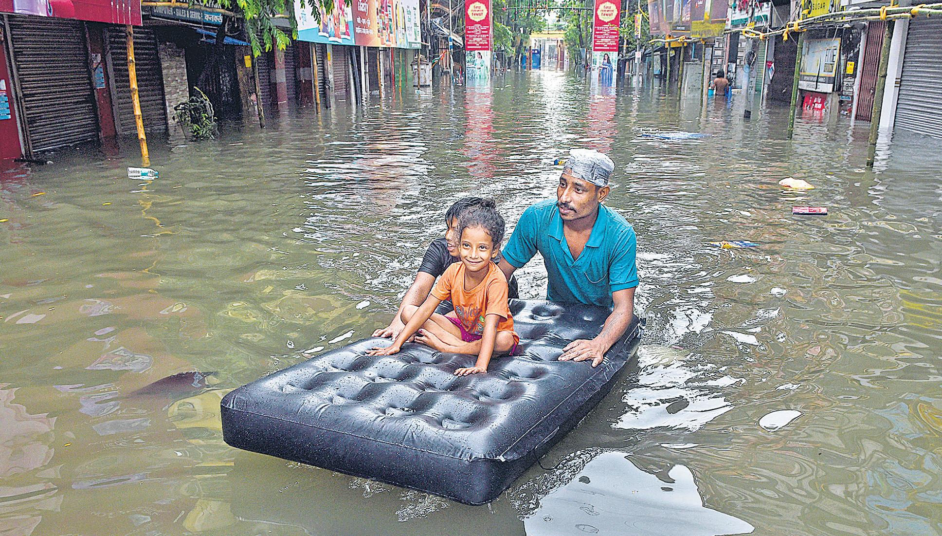 Eight dead as cloudburst-like rain hits Kolkata on Puja eve