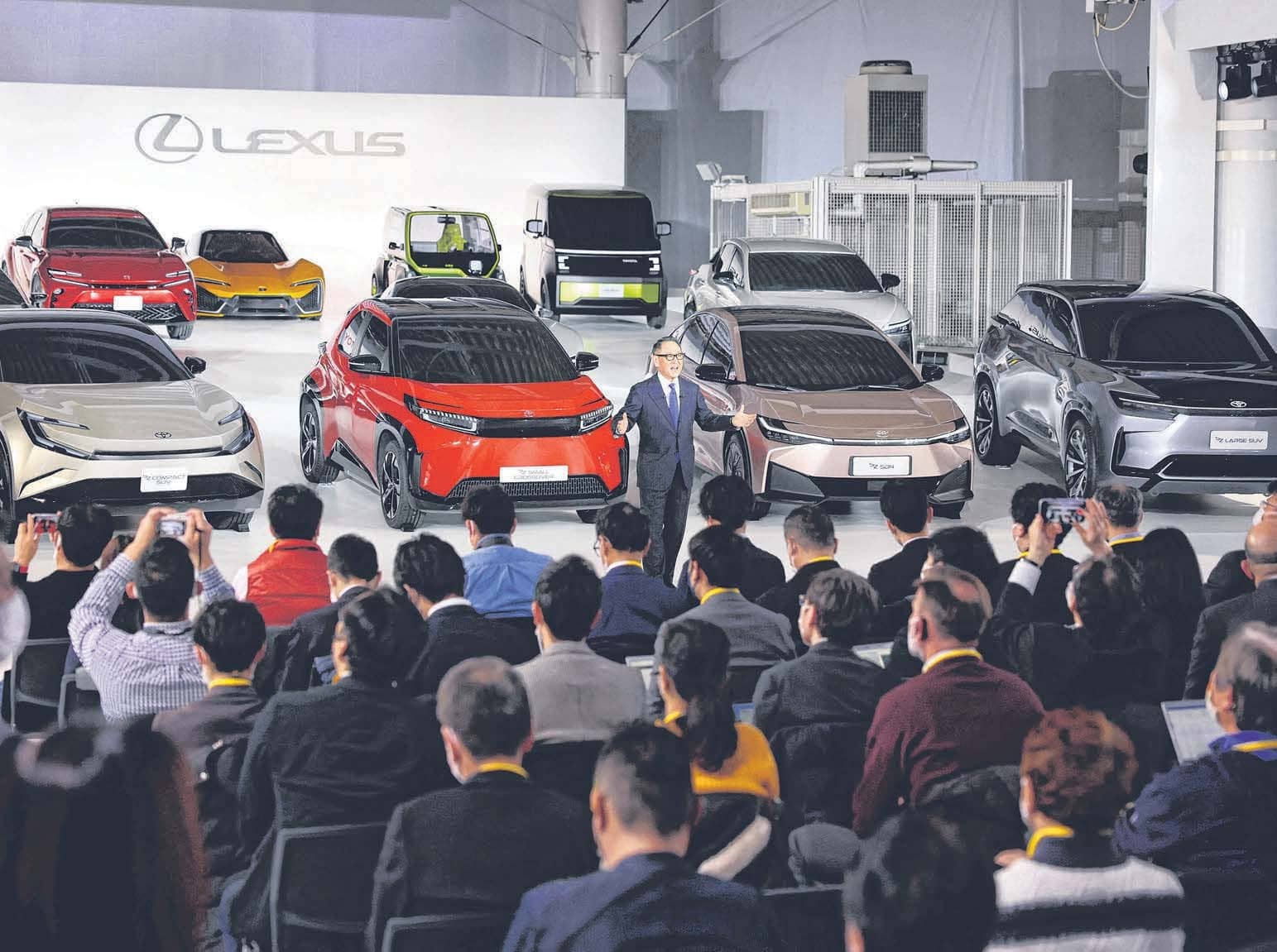 Electric Vehicles The Carmakers Wary Of Going ‘all In' On Battery Power