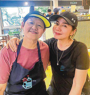 Former actress Cherie Chung at ice kacang shop spotted