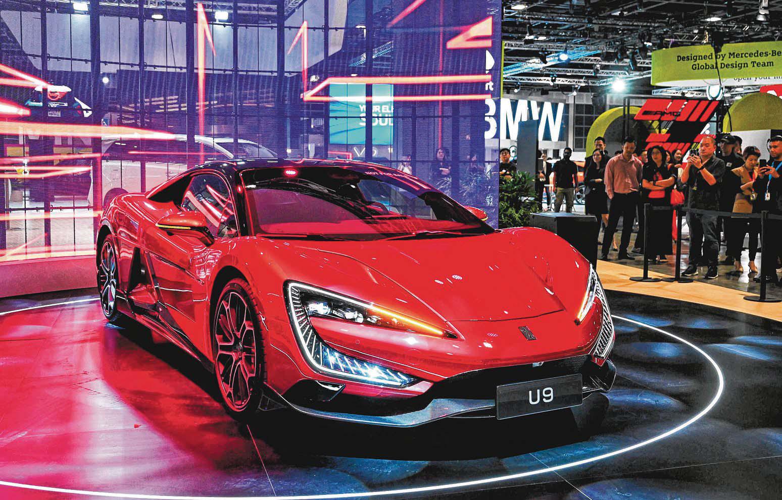 Singapore Motorshow 2025 Dancing machine takes centre stage