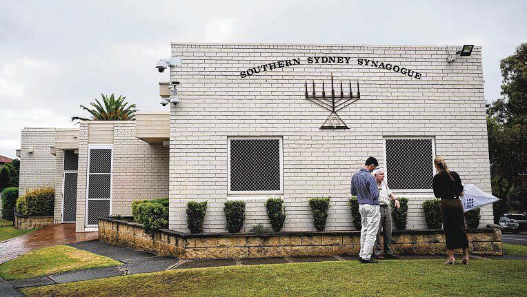 Synagogue daubed with graffiti in latest attack on Jews in Australia