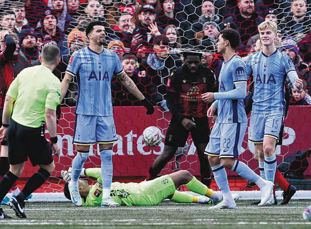 Part-timers of Tamworth take Spurs to the brink