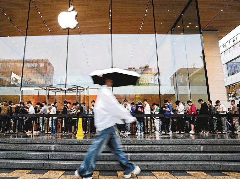 iPhone Loses Global Market Share With Apple AI Absent in China