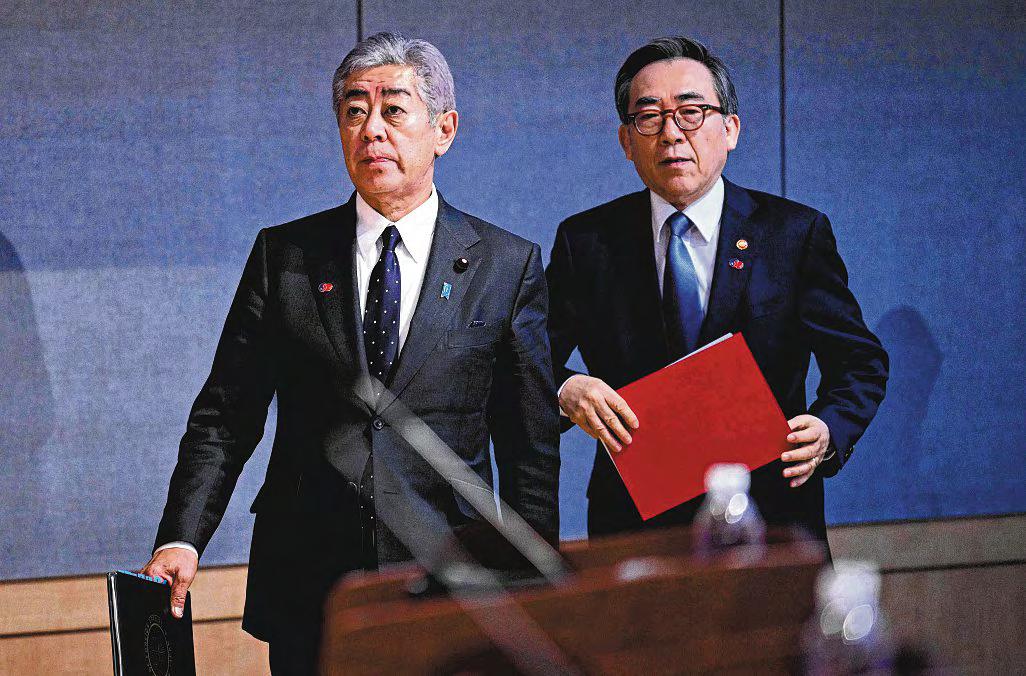 S. Korea, Japan foreign ministers stress security ties amid challenges