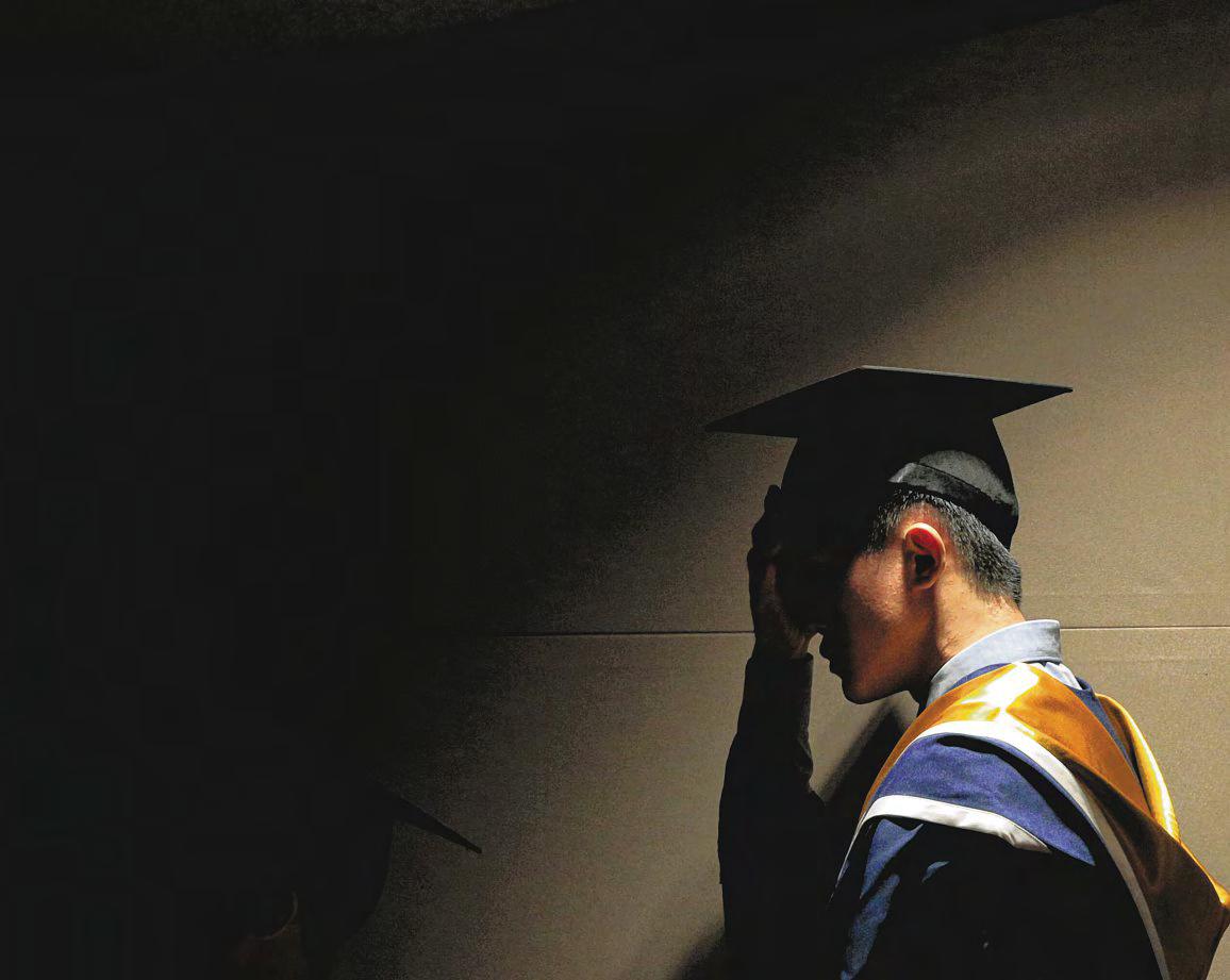Why Elite MBA Graduates Are Struggling to Find Jobs