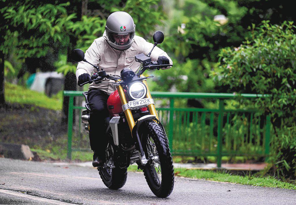 Italian 125cc neo-classic dirt bike with bling