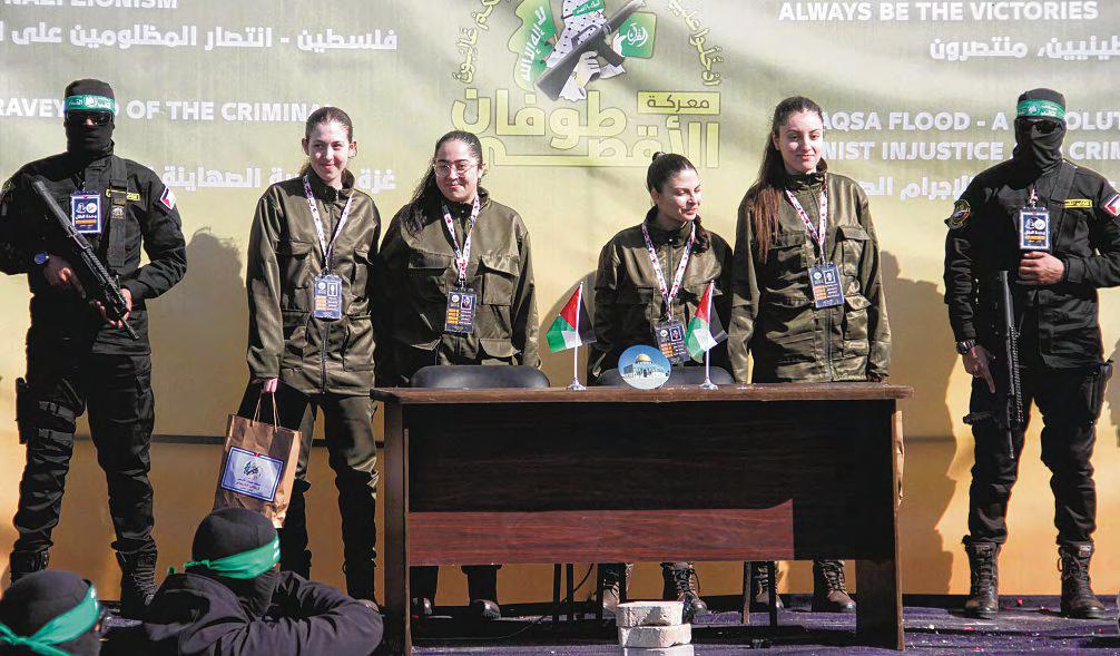 Hamas Frees 4 Female Israeli Soldiers in Second Swap