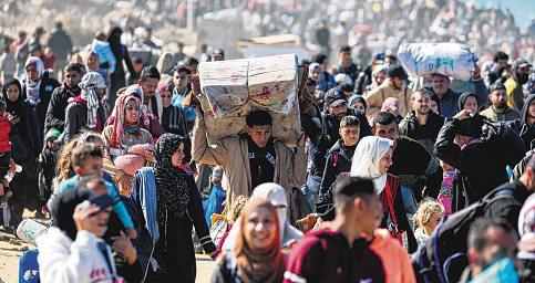 Gaza Weary trek home finally begins