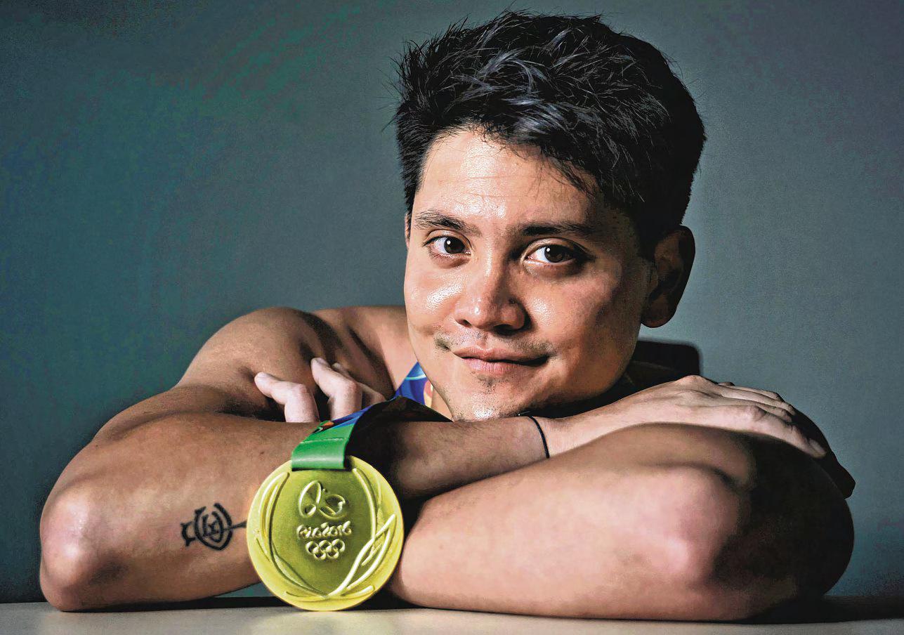 SCHOOLING HONOURED TO BE IN HALL OF FAME