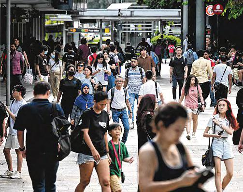 Household incomes rise; income inequality lowest since 2000