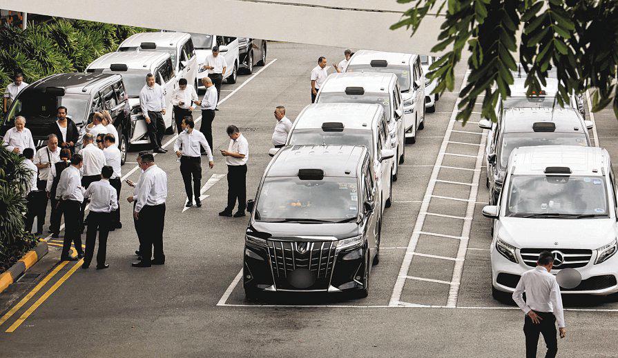 CAG suspends airport mini-bus trial after cabbies voice concerns