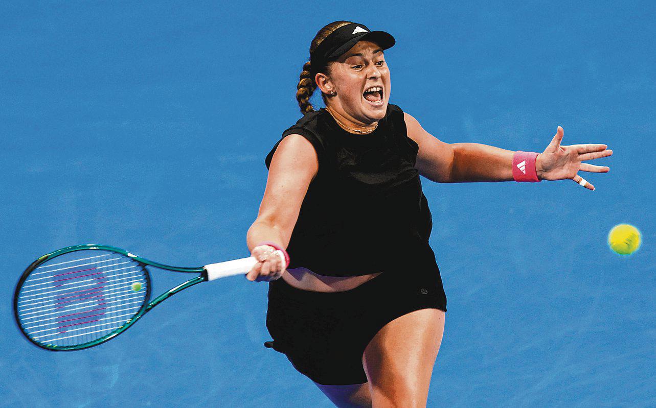 V-day heartbreak for Swiatek as reign ends