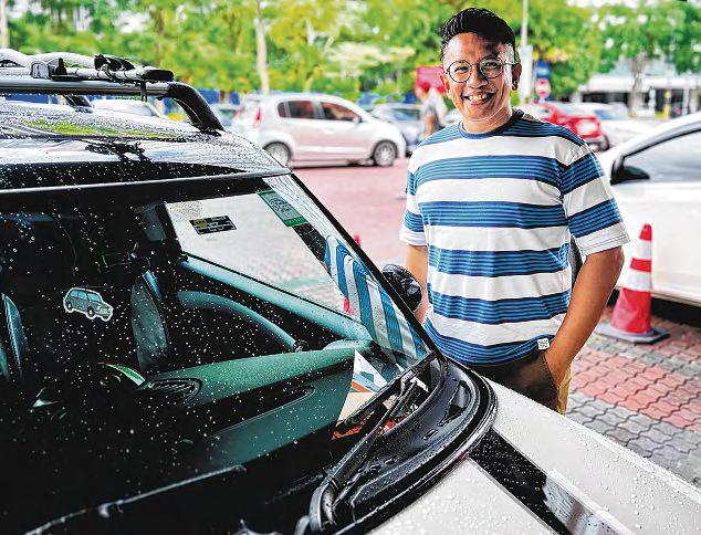 Most S'pore Motorists Have Obtained Vehicle Entry Permits, Tags: Vendor