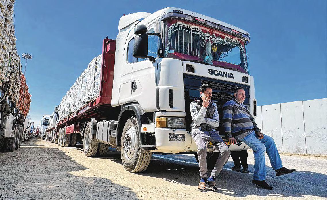 Israel blocks aid into Gaza as ceasefire stand-off escalates