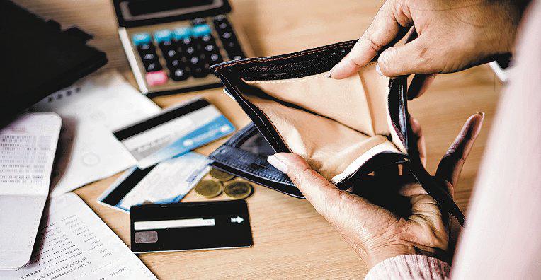 Credit card debt crosses $8b in Q4 to hit new high