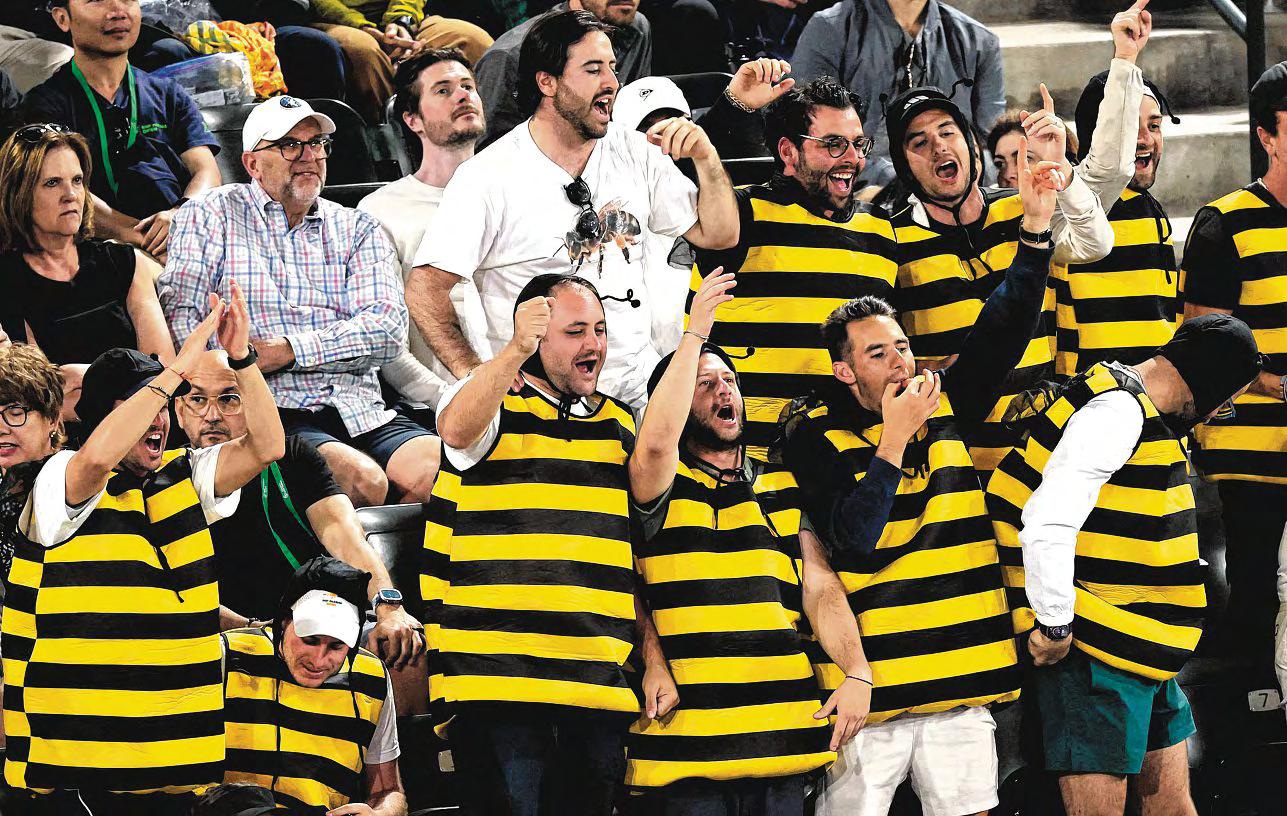 Buzzing Fans Help Alcaraz Into Last 16