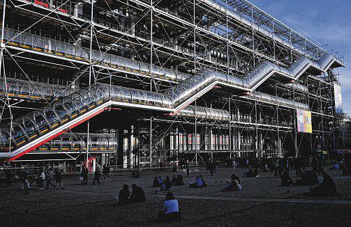 Art lovers flock to Pompidou Centre ahead of five-year closure
