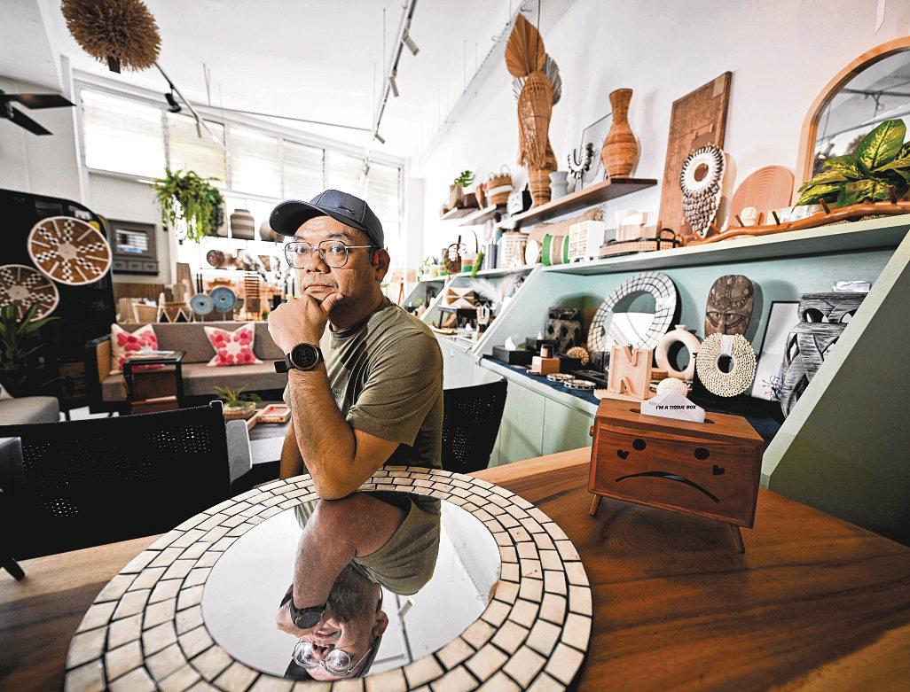 Building's shopkeepers say they want to stay together
