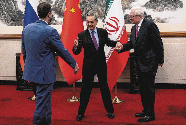 China, Russia Back Iran as US Urges Nuclear Talks