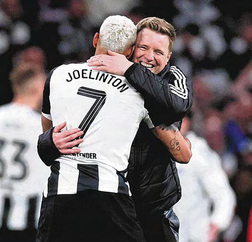 Newcastle show Howe the League Cup is won