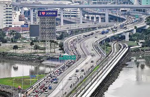 Travellers advised to postpone non-essential trips to Johor amid heavy traffic at checkpoints