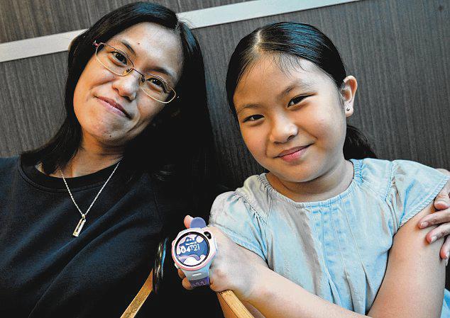 Parents turn to smartwatches to keep kids' screen time under control