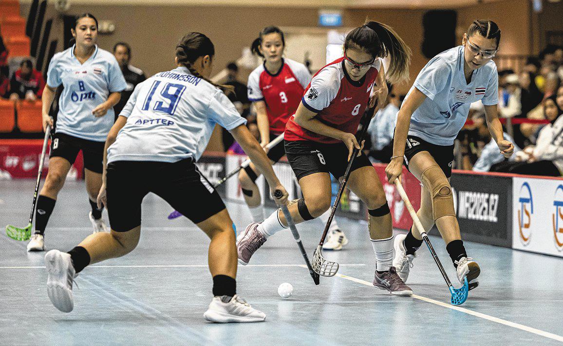 Floorball team set for December juggling act