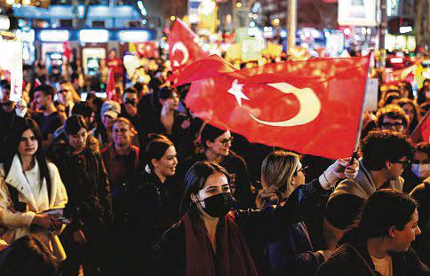 Turkey Detains 1,900 in Protests Over Jailed Mayor, Rejects Global Criticism