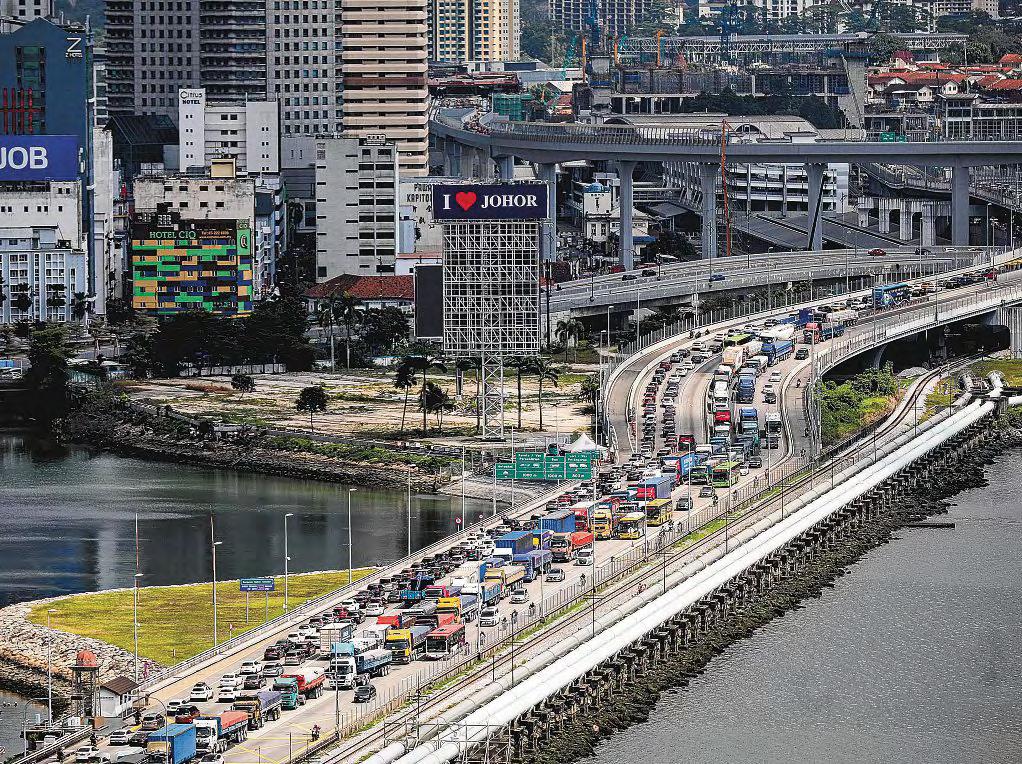 Malaysian cross-border bus firm bets on Singapore demand as it makes trading debut