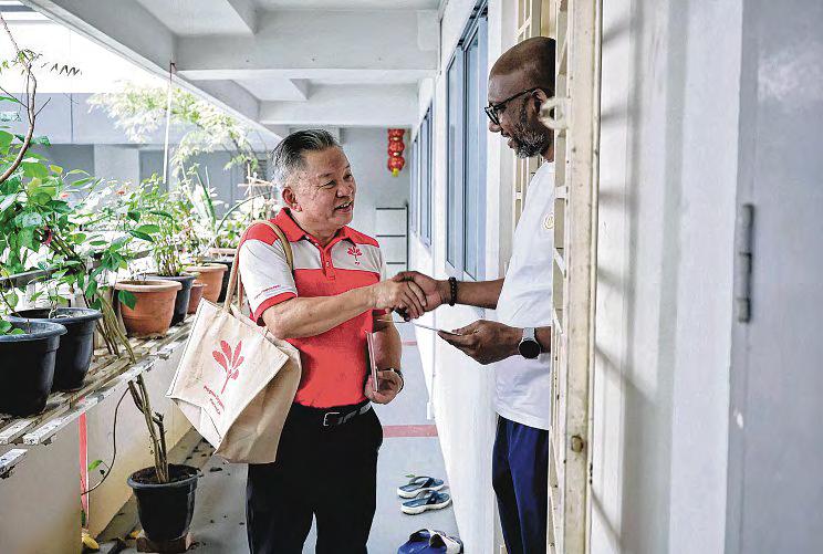 Chua Chu Kang PSP team meets Keat Hong residents with an eye on contesting GRC