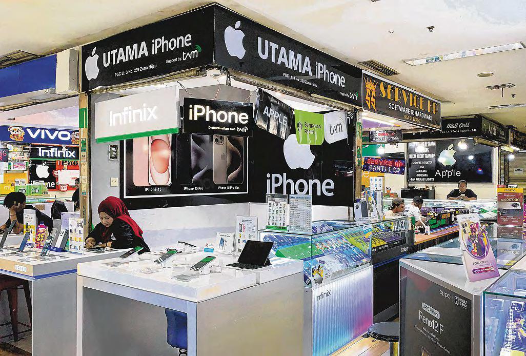 Apple and the bigger fight over Indonesia's billion-dollar mobile market