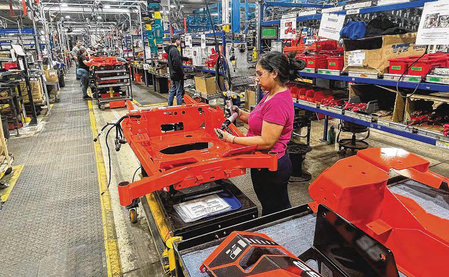 US Manufacturing Activity Shrinks as Tariffs Weigh on Demand, Hiring