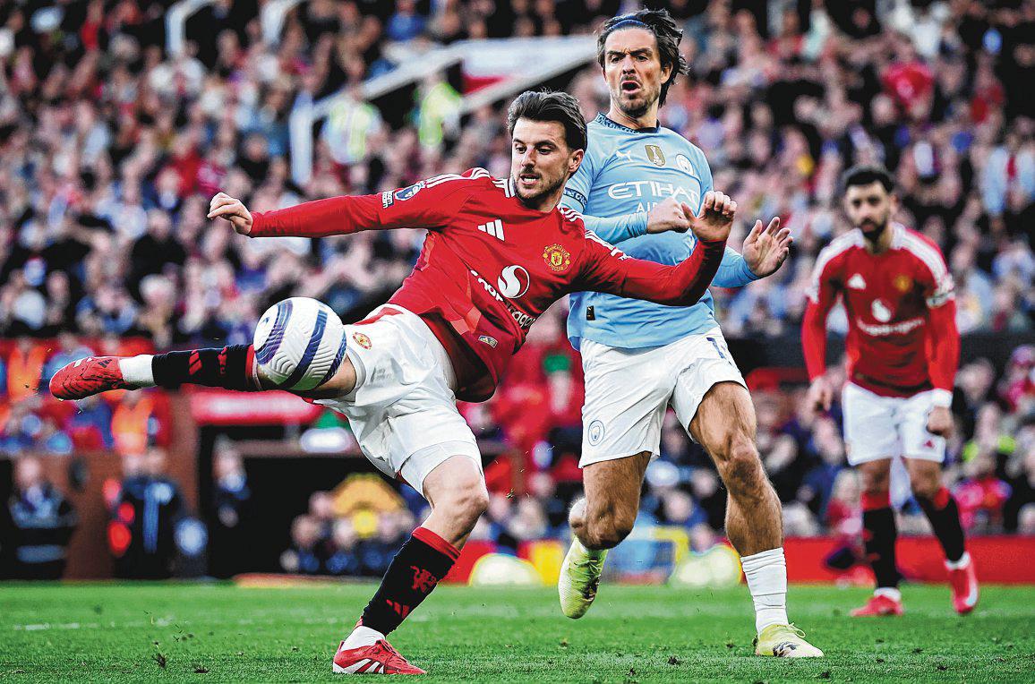 Players blasted for 'love-in' after limp Manchester derby
