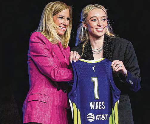 Bueckers set to take flight in WNBA with Wings