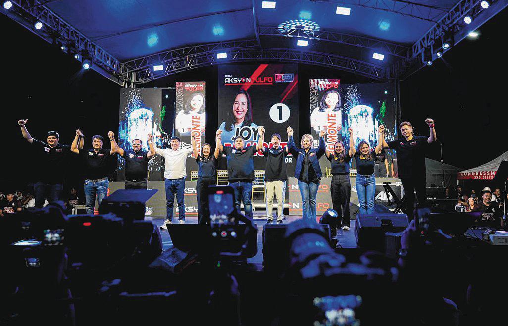 Philippine Political Clans Set To Tighten Grip In Upcoming Polls