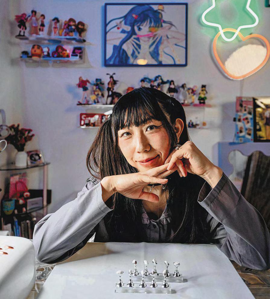 NAIL IT WITH ART