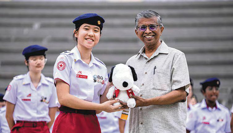 Student, 15, applied CPR to help save man in cardiac arrest at mall