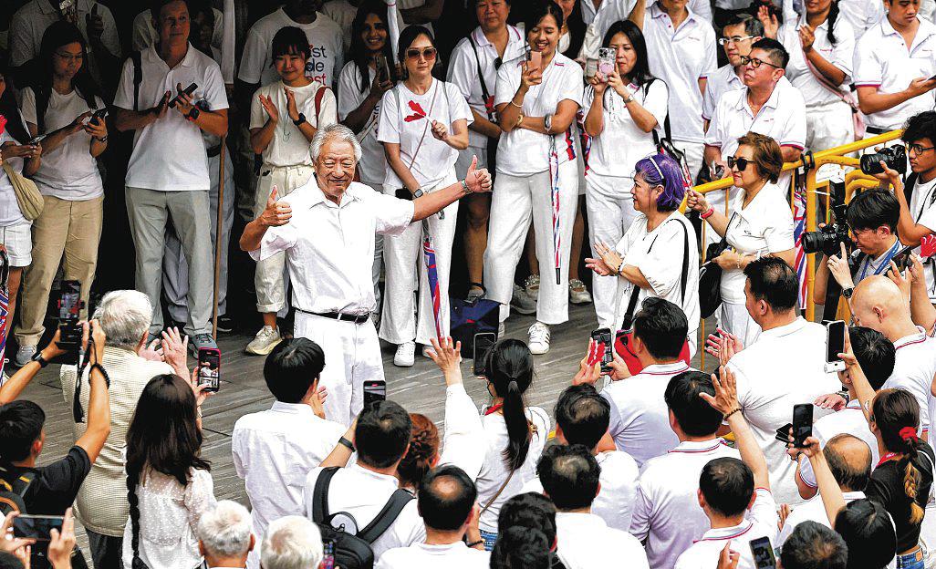 From navy chief to key pillar of 3G team: SM Teo to retire after 33 years in politics