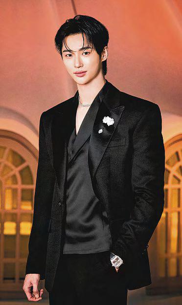 Byeon Woo-seok says 10 years of work has paid off after Lovely Runner role