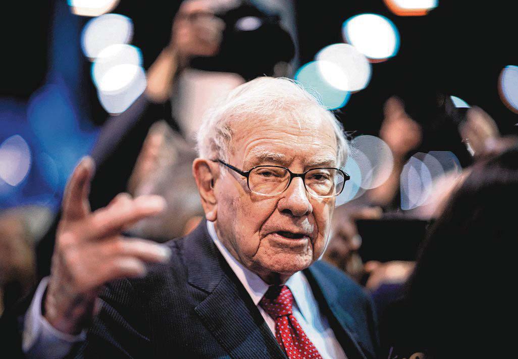 Warren Buffett Has Created a $1.5 Trillion Question for His Successor