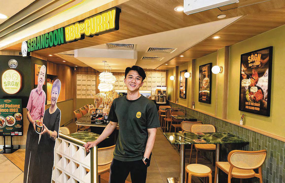 Former teacher serves nasi padang in a bowl