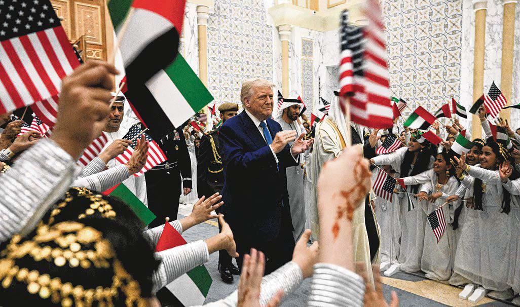 Opulence and flattery to win Trump's heart