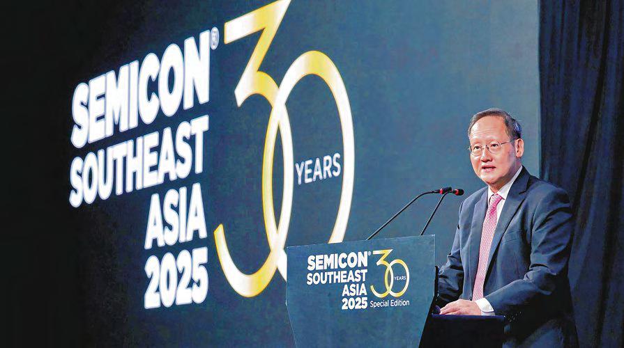 S'pore to bolster chip tie-ups, forge new links amid trade crisis: Minister