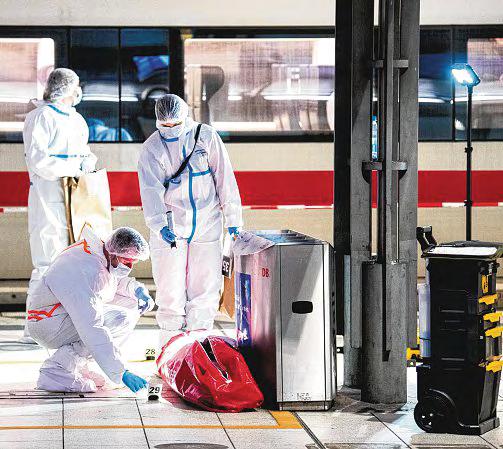 Woman held after going on stabbing spree at Hamburg train station