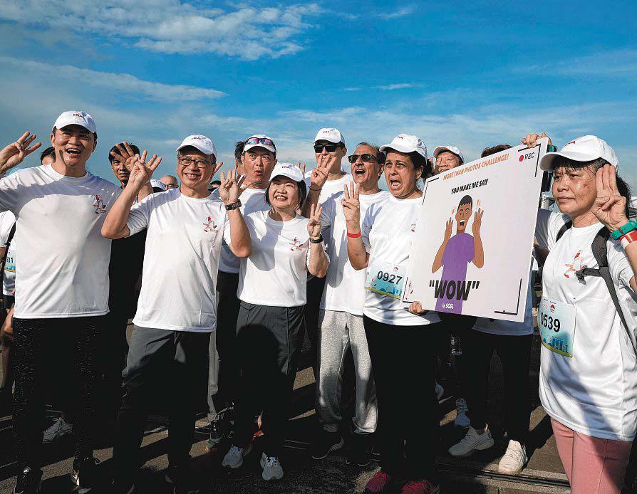 1,500 join charity walk to raise over $320k for deaf community