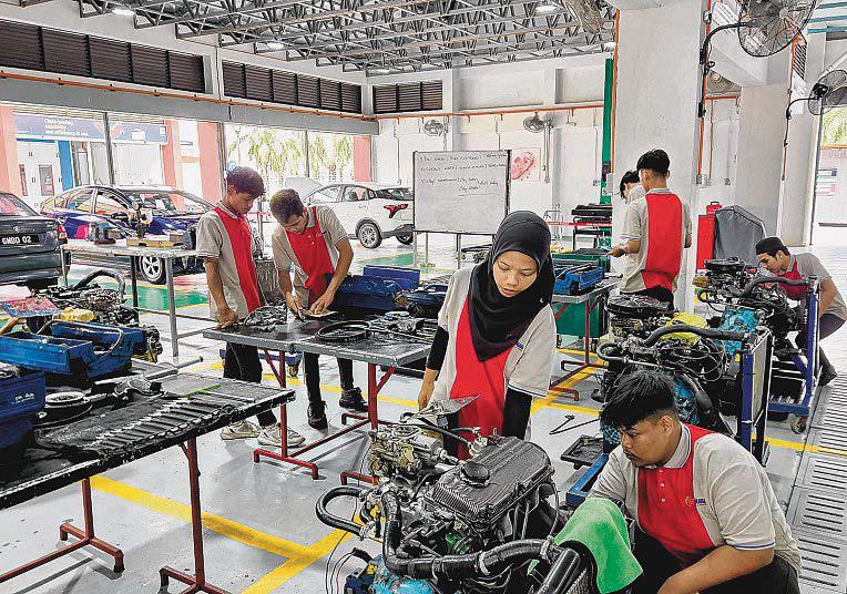 More Malaysians Opt for Skills Training Over Degree Route