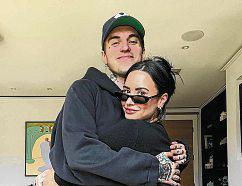 Singers Demi Lovato and Jordan Lutes wed