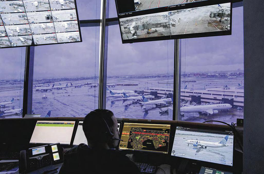 US Air Traffic Control Crisis Exposes Cracks in Global Aviation Hub