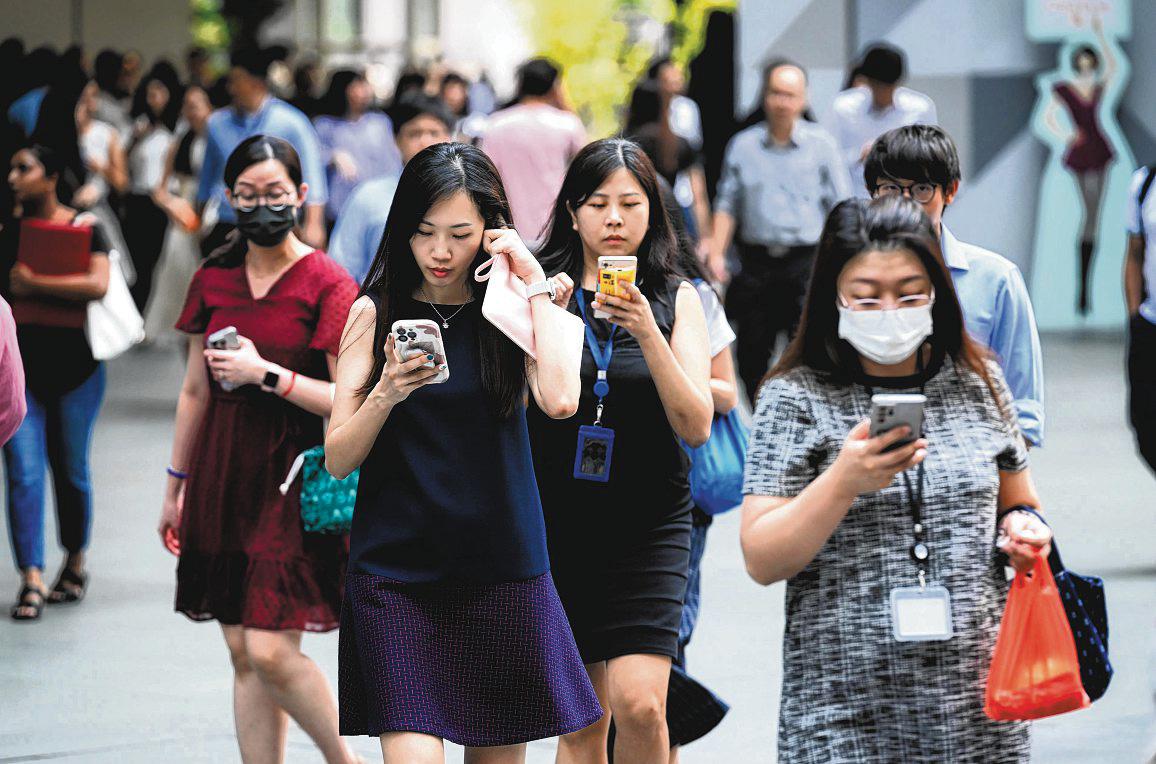 Your smartphone is a parasite, according to evolution