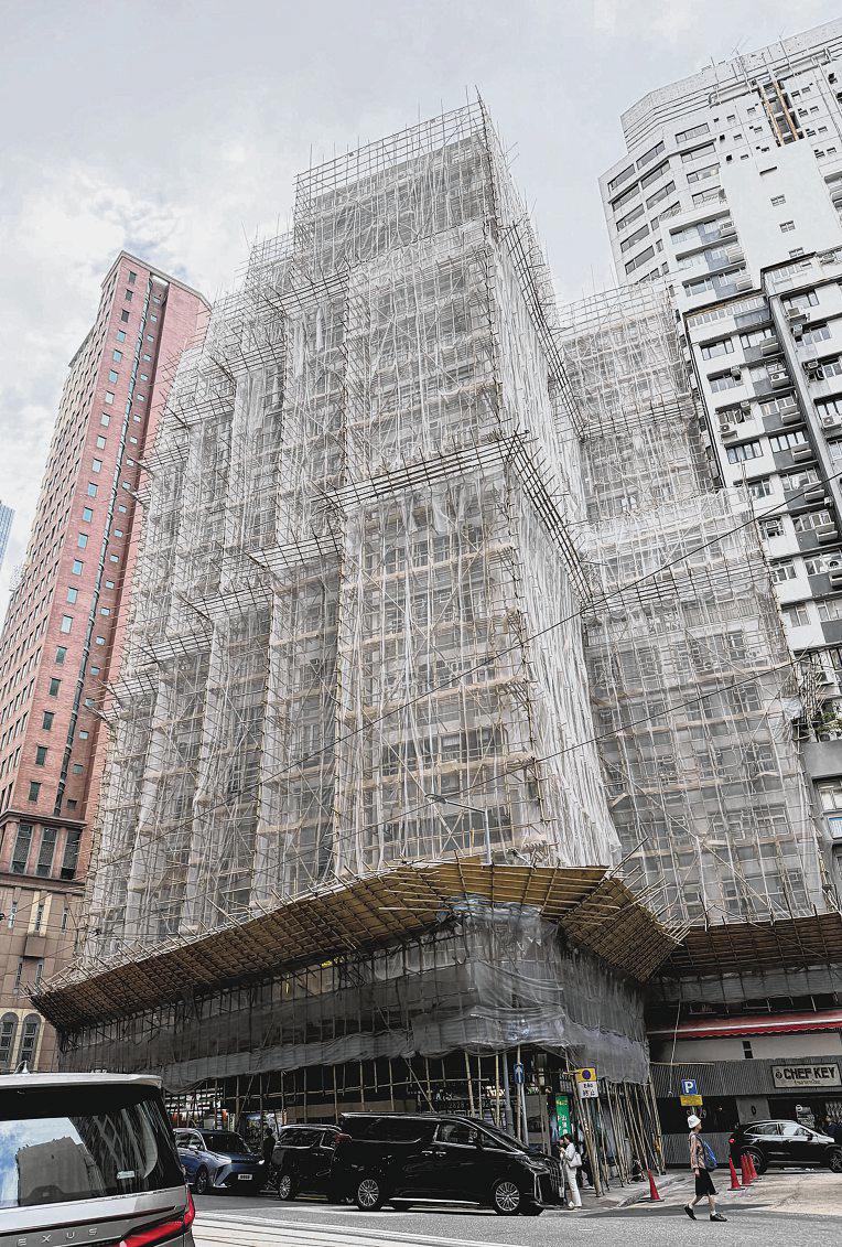 Hong Kong's iconic bamboo scaffolding - endangered or there to stay?